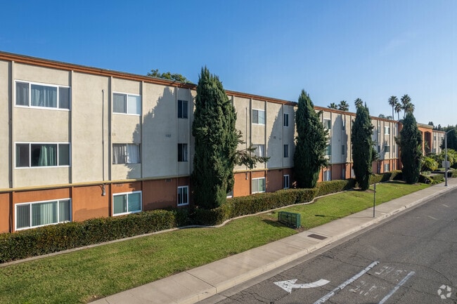 Photo - Club Acacia Apartments