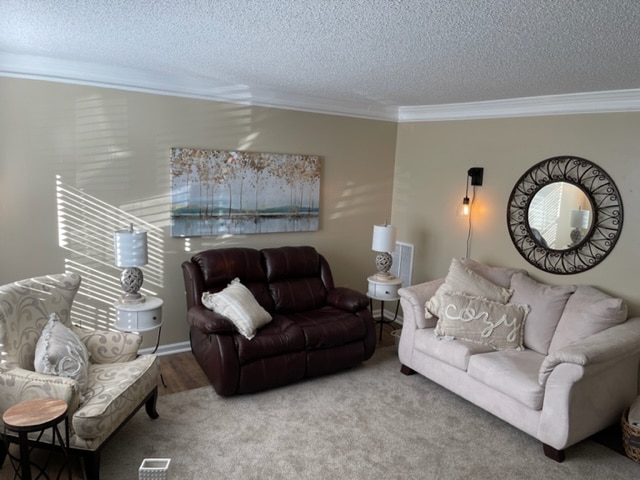 Photo - 348 River Rd