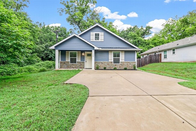 Building Photo - 715 Point Lookout Dr Rental