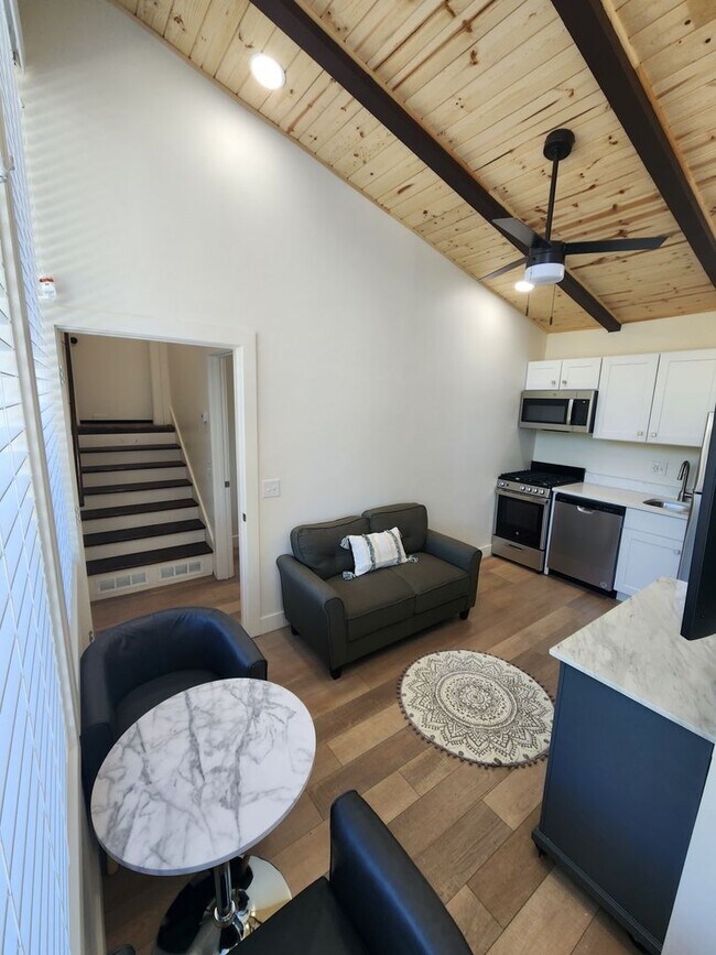 Photo - Newly Remodeled 1 Bedroom Apartment Unidad B