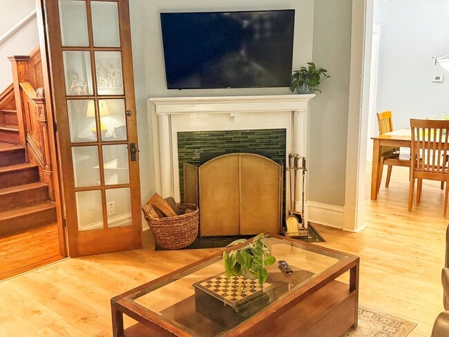 Building Photo - 807 W Vine St