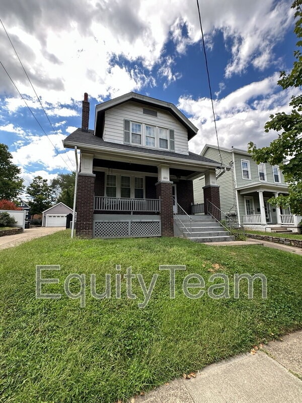 Building Photo - 3823 Drake Ave Rental