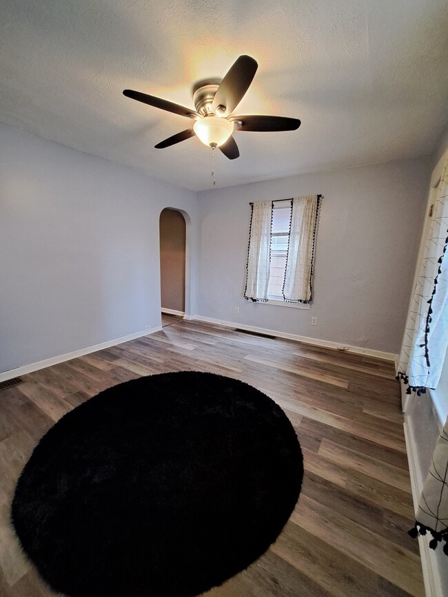 Photo - 120 S Monmouth St