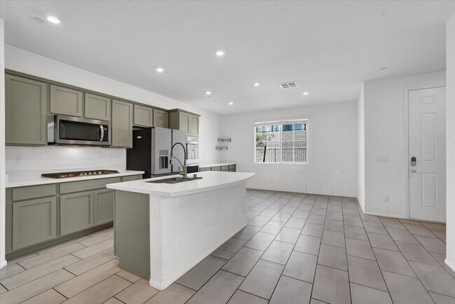 Photo - 8033 Skye Foxx St