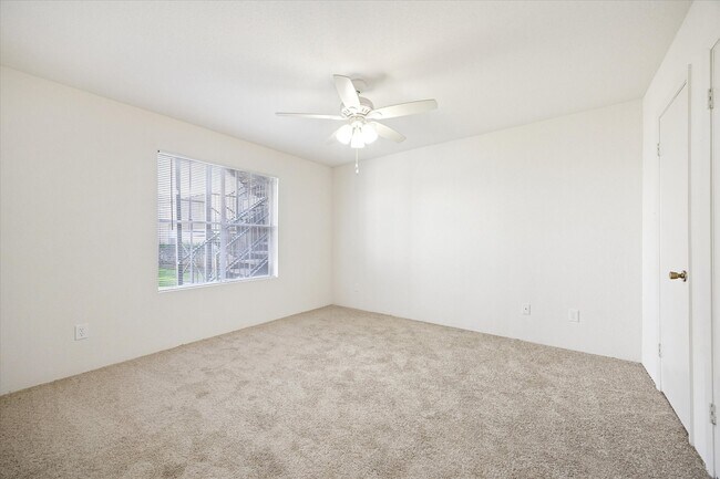 Photo - 1660 W T C Jester Blvd Unit 205