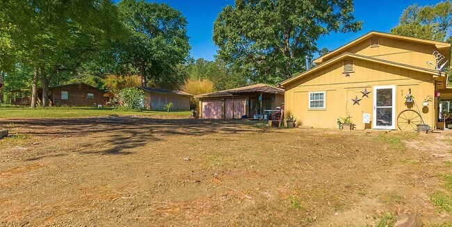 Driveway - 185 Quida St N Unit Main