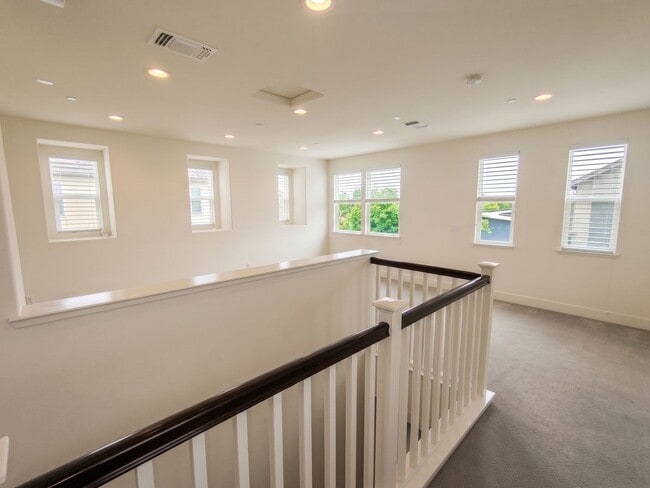 Photo - Spacious Alameda Landing Home with Premium Upgrades