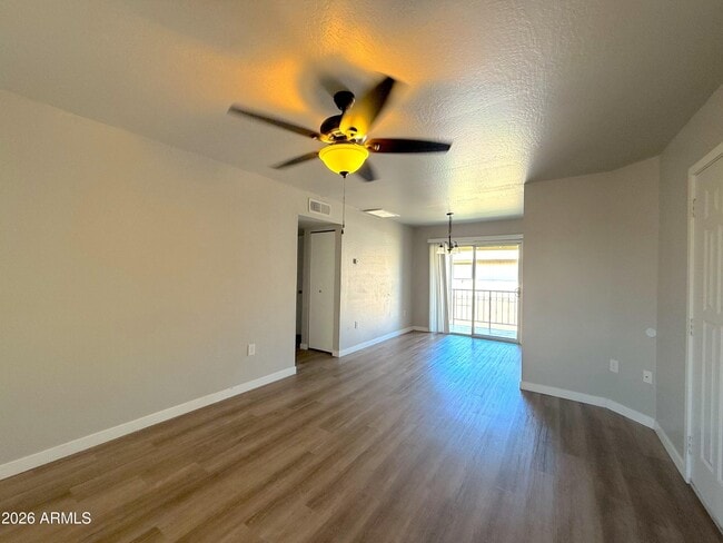 Photo - 2013 N Hunt Cir Unit Apt 201