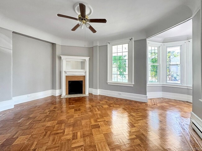 Building Photo - 3604 Lexington Ave Unit 4 Rental