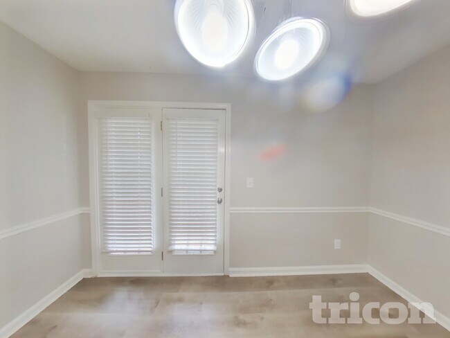 Photo - 135 Tillman Ct