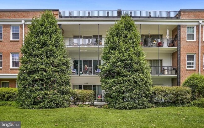 Building Photo - 3535 Chevy Chase Lake Dr Unit 310