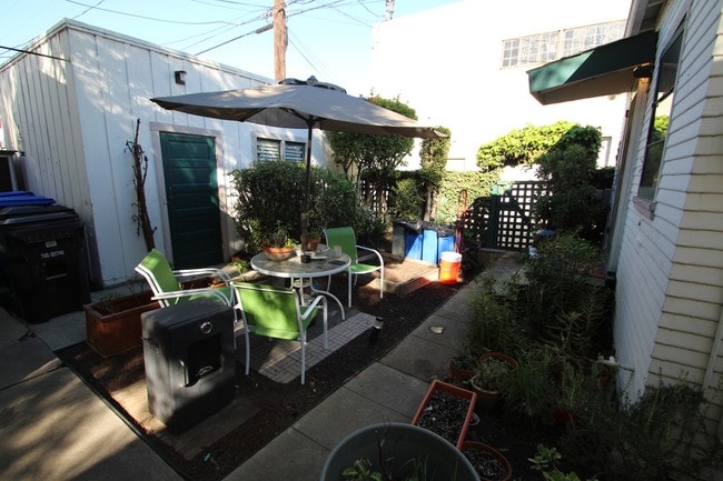 Photo - 1210-1216 Essex St