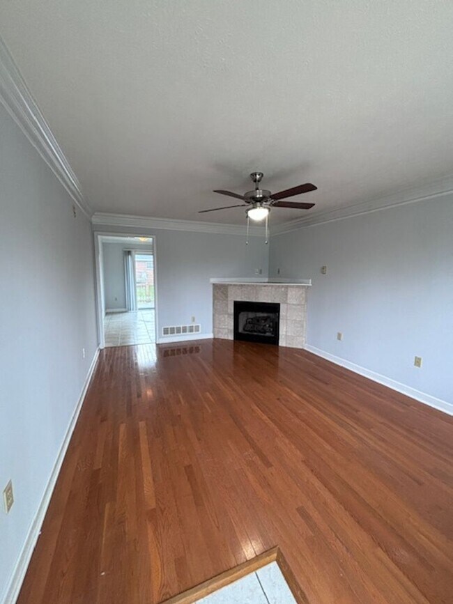 Photo - 117 Croghan Way Unidad 1