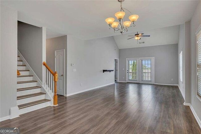 Photo - 374 Guibor Ct