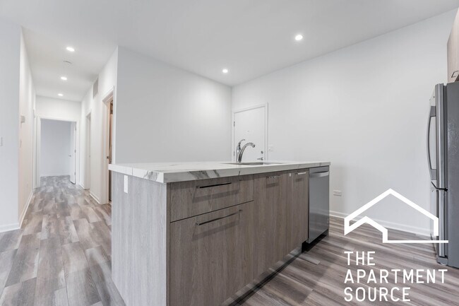 Photo - 2533 W Fullerton Ave