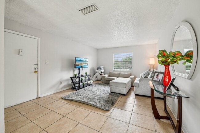 Photo - Roselea Apartments