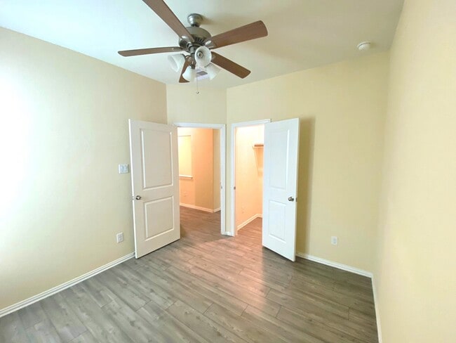 Photo - 29880 Dovetail Blf Ln