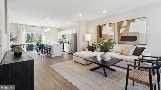 Photo - 7504 Fern Gully Way