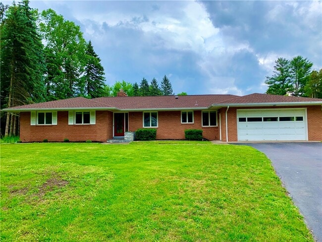 Building Photo - 20 Pine Hill Dr Rental
