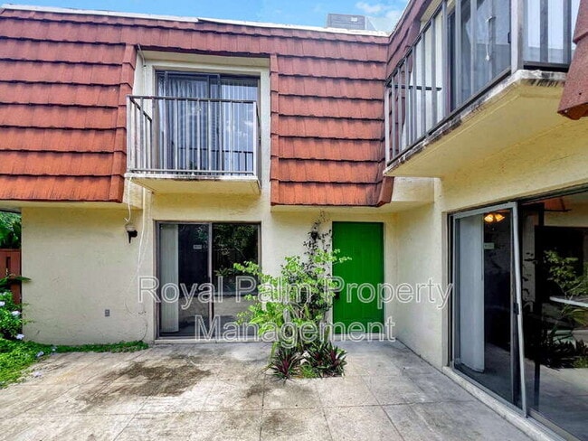 Building Photo - 5241 Cedarbend Dr Unit #1 Rental