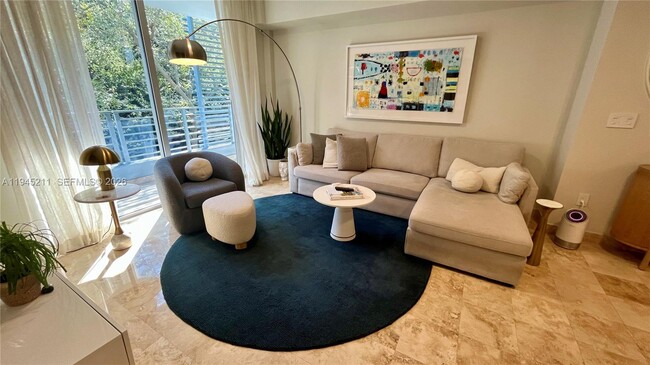 Building Photo - 3339 Virginia St Unit 303