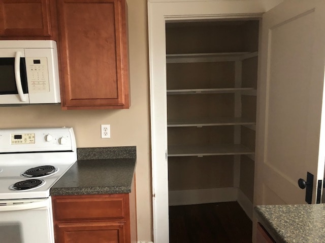 Photo - 3200 E 5th Ave