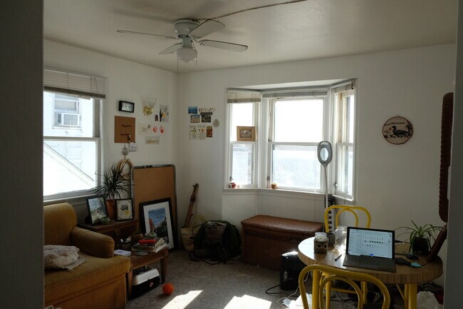 Photo - 215 E 7th St Unidad 6