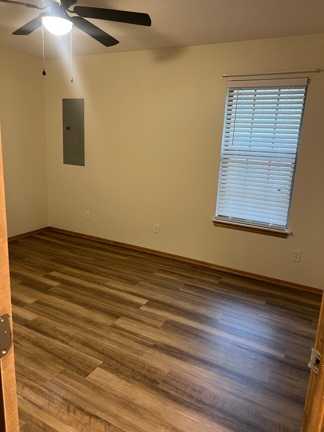 Photo - 1006 Aspen Ct