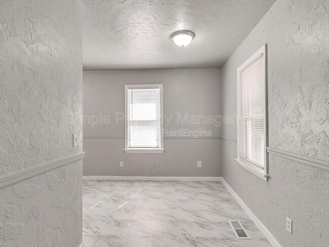 Photo - 3916 NW 24th St