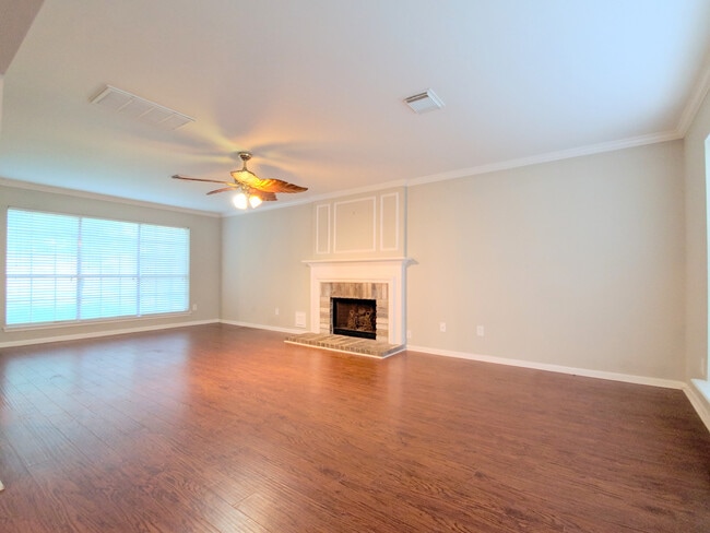 Photo - 15 Thorn Berry Pl