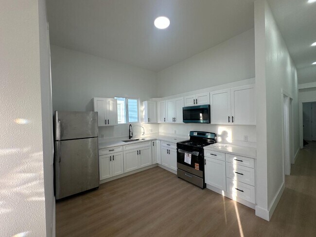 Photo - 3238 Adeline St