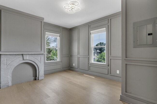 Building Photo - 182 Waterman St Unit 2D