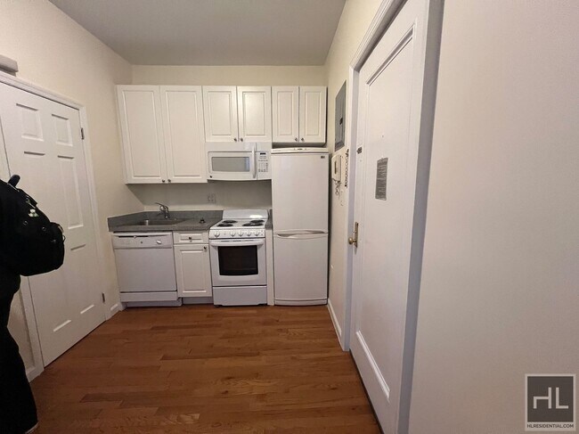 Photo - WEST 72 STREET Unit 7F