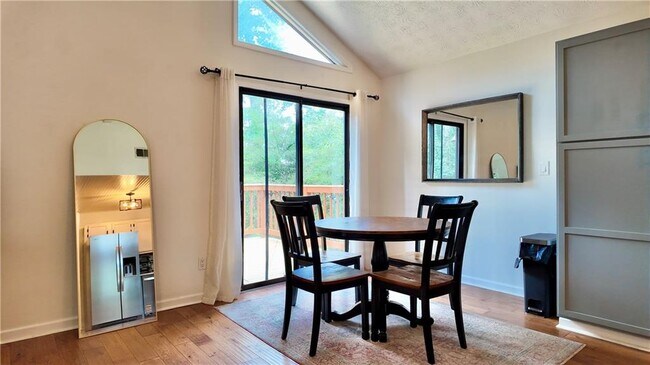 Photo - 947 Lake Dr SW