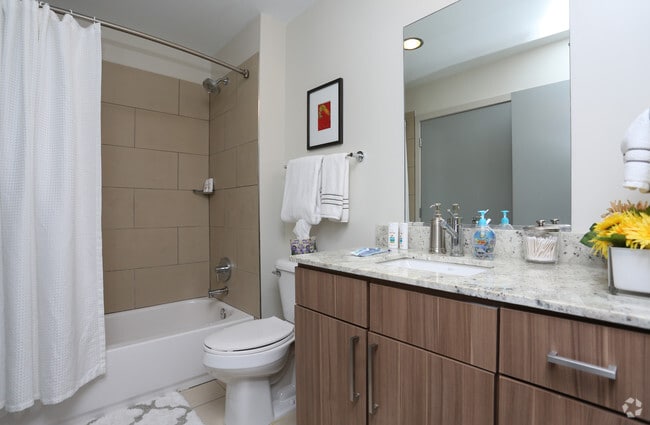 2 Br, Bathroom