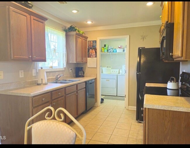 Photo - 1594 Old Stagecoach Rd