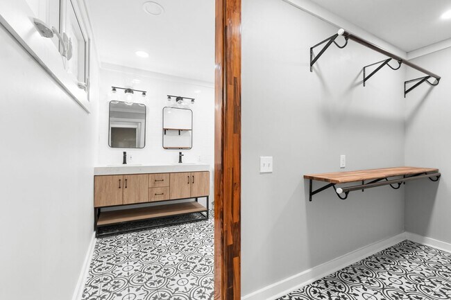 Photo - 107 S Mulberry St