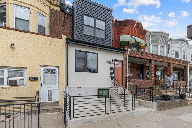 Photo - 6049 Elmwood Ave