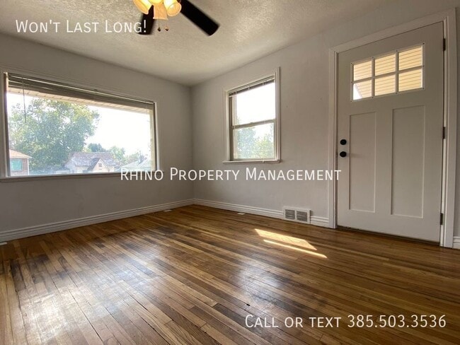 Building Photo - 2885 Van Buren Ave Unit 2