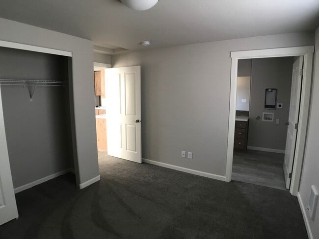 Photo - 957 NW Oak Ave Unit 959 Oak- ADU