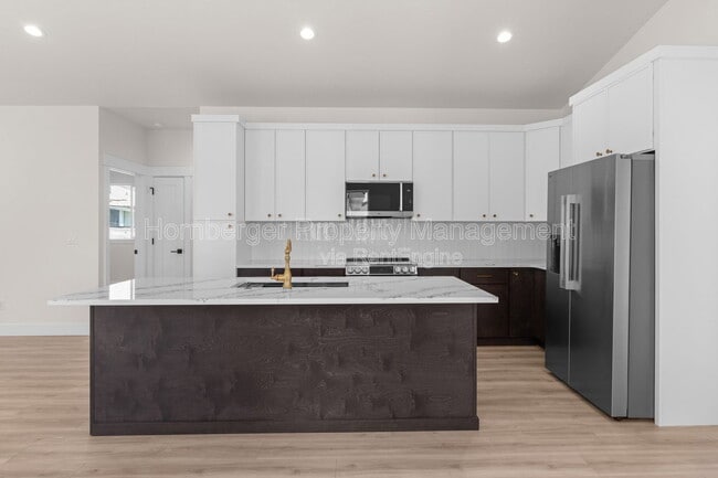 Photo - 222 N Sargent Rd