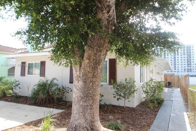 Building Photo - 1818 Fillmore St Unit front