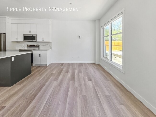 Photo - BRAND NEW SPACIOUS 3 BEDS, 2.5 BATHS TOWNHOUSE | PRIME MONTGOMERY LOCATION NEAR THE RIVER