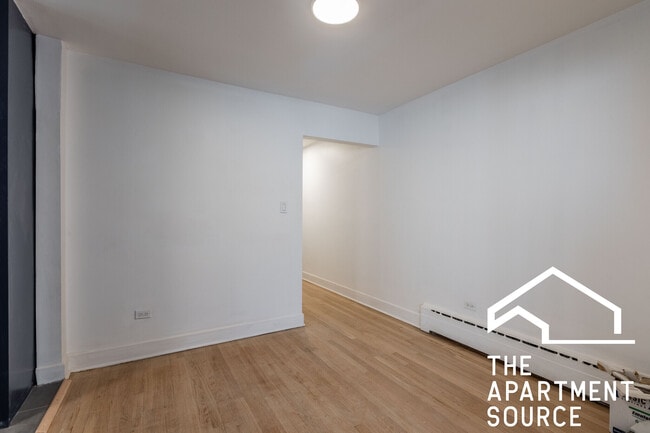 Photo - 4818 N St Louis Ave Unit 2