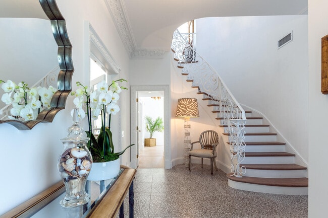 Photo - 130 Brazilian Ave