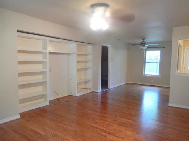 Photo - 3115 San Vicente Ave
