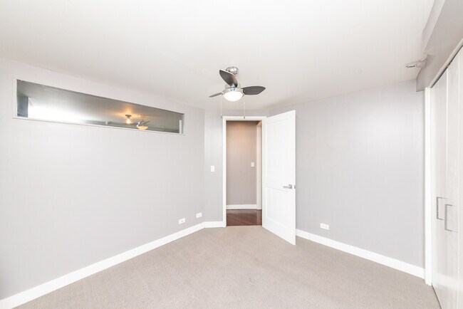 Photo - 10 E Ontario St Unidad 4903