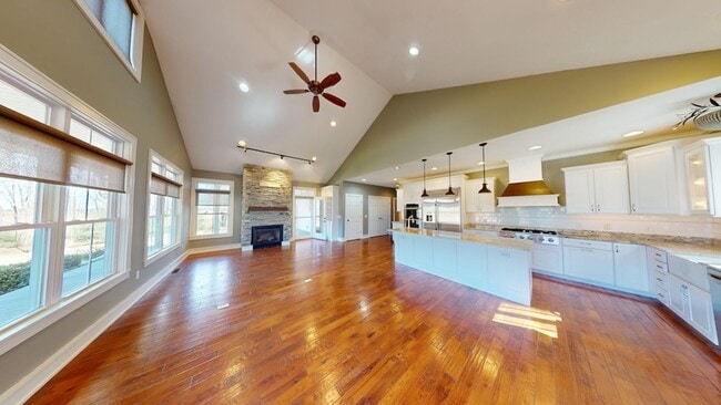 Photo - Beautiful county home, ranch with extra bu...