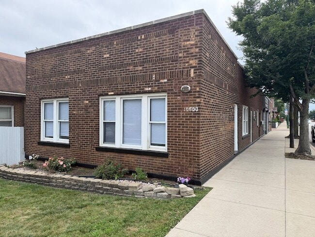 Building Photo - 10600 S Avenue East Unit A