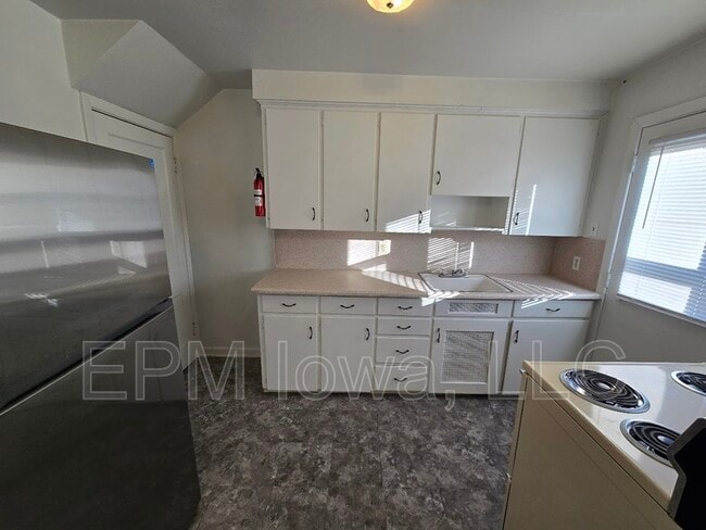 Photo - 241 Madison St